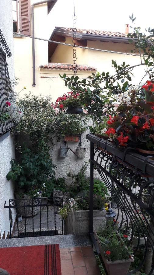 La Taverna B&B Airuno Exteriör bild